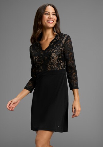 LAURA SCOTT Evening Dress in Black: front