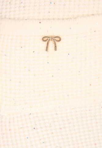 Jupe faina en blanc