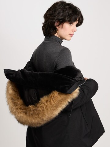 CROSS JEANS Winter Jacket in Black
