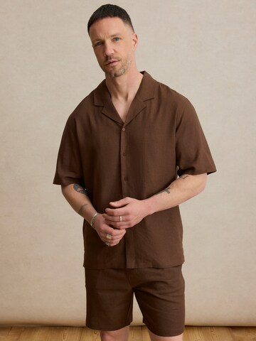 DAN FOX APPAREL Regular fit Ing 'Ryan' - barna: elől