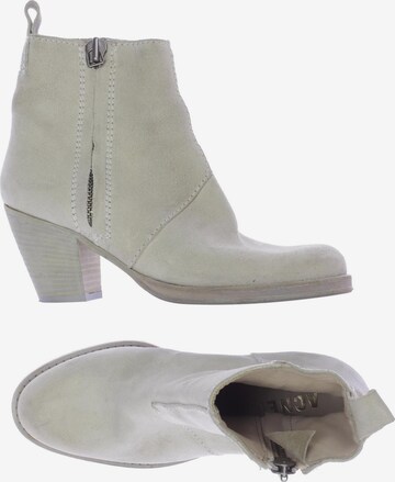 Acne Studios Dress Boots in 36 in White: front