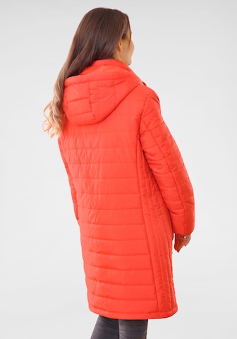 Navigazione Winter Coat in Orange