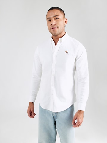 Coupe regular Chemise Abercrombie & Fitch en blanc : devant