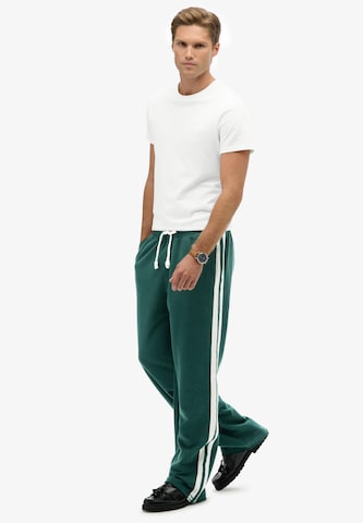 Loosefit Pantalon 'Athletic Fives' Superdry & Co en vert