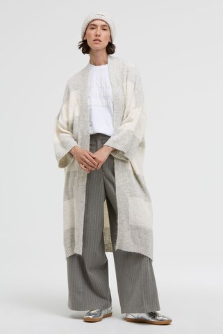 SENSES.THE LABEL Knit Cardigan in Grey: front