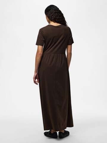 Robe 'PCDisso' PIECES en marron
