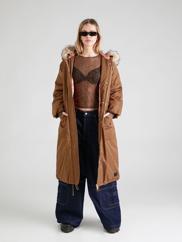 River Island - Parka de inverno em castanho