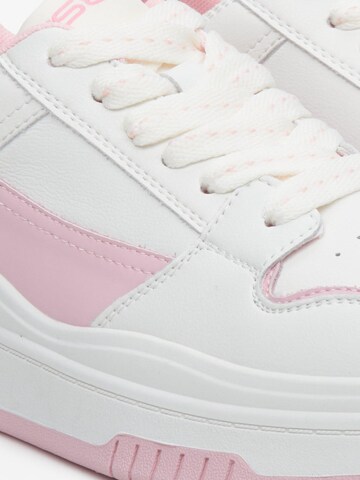 Baskets basses '23012' ES8 en blanc