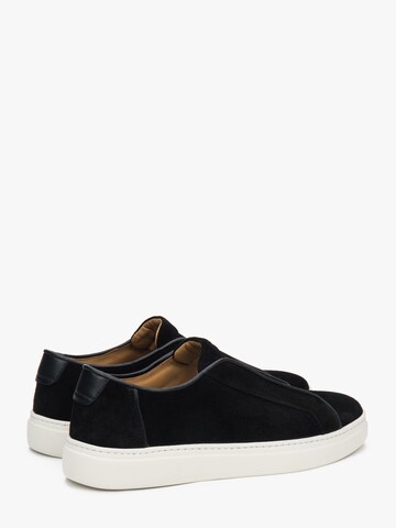Estro Sneakers '09-469' in Black