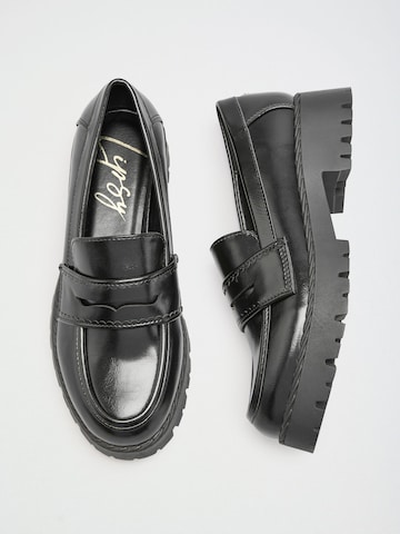 Lipsy Slipper in Schwarz
