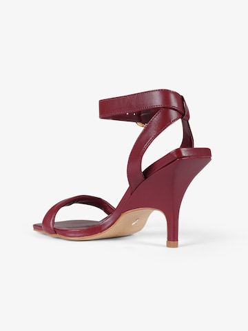Sandalo di CARRANO in rosso: frontale