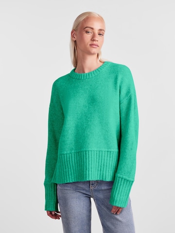 PIECES Sweater 'Kalora' in Green: front