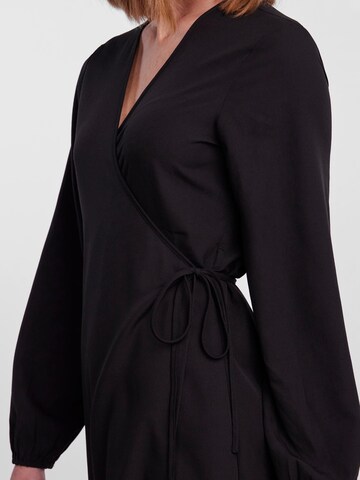 Robe 'Nessa' PIECES en noir