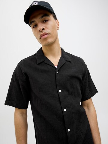 JACK & JONES Comfort fit Button Up Shirt 'JOREASTER PATRAS' in Black