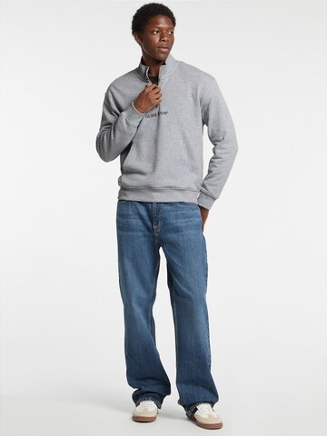 GUESS JEANS Sweatshirt in Grau