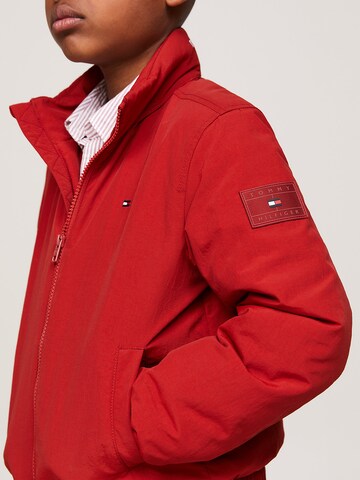 TOMMY HILFIGER - Chaqueta de entretiempo 'Essential' en rojo