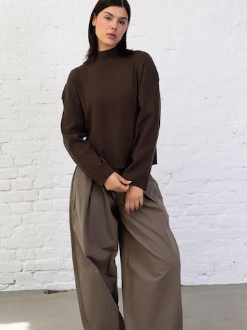BROKE + SCHÖN Sweater in Brown