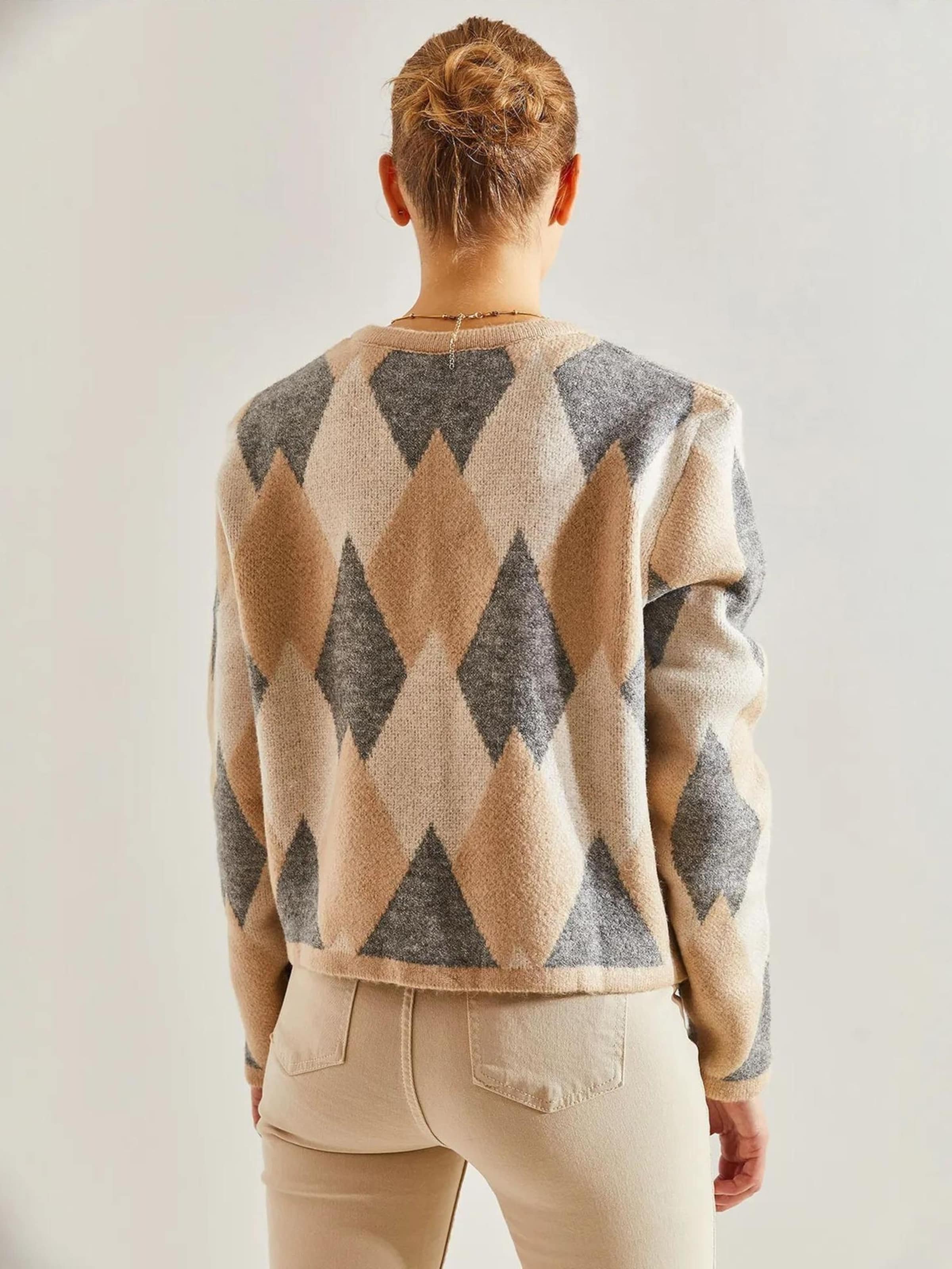 Bianco Lucci Knit Cardigan in Beige