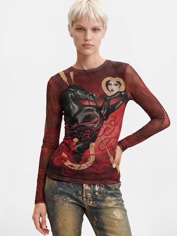 Tricou de la Desigual pe roșu: față