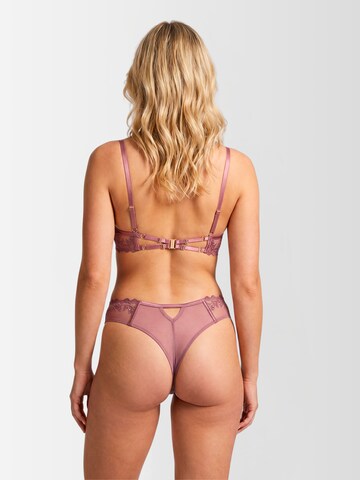 DOUVOS CONTOUR String 'BESTICKTER STRING' i guld