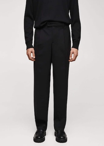 MANGO MAN Loose fit Pleat-Front Pants 'Sergib' in Black: front