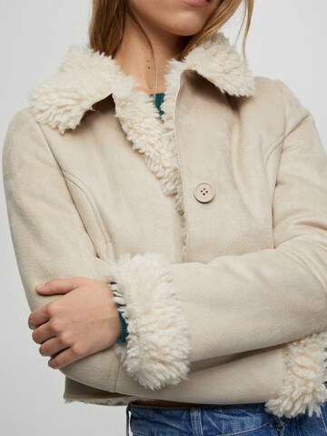 Pull&Bear Jacke in Beige