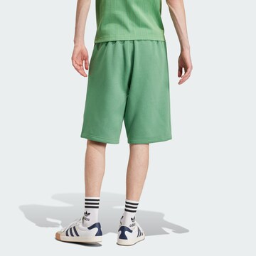 Regular Pantaloni 'Trefoil Essentials' de la ADIDAS ORIGINALS pe verde