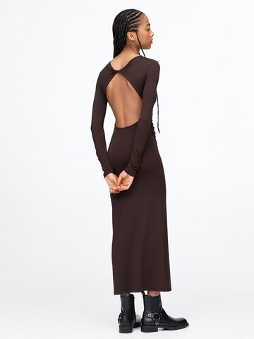 Robe Pull&Bear en marron