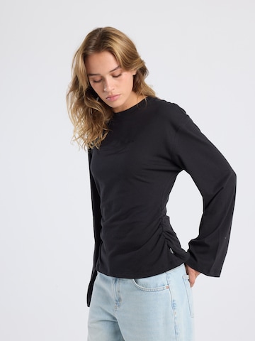 America Today Shirt in Black: front