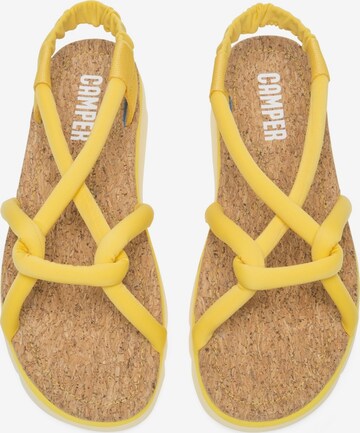 Sandalo 'Oruga' di CAMPER in giallo