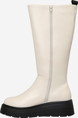 CALL IT SPRING Chelsea Boots in White