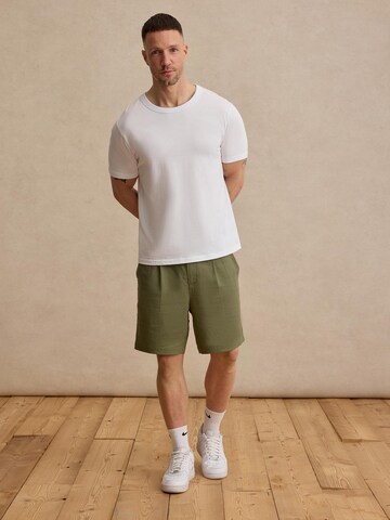 DAN FOX APPAREL Обычный Брюки со складками 'Alan' в Зеленый