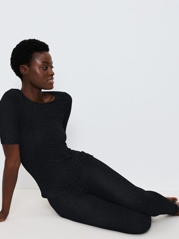 T-shirt ' Beauty Layers ' TRIUMPH en noir