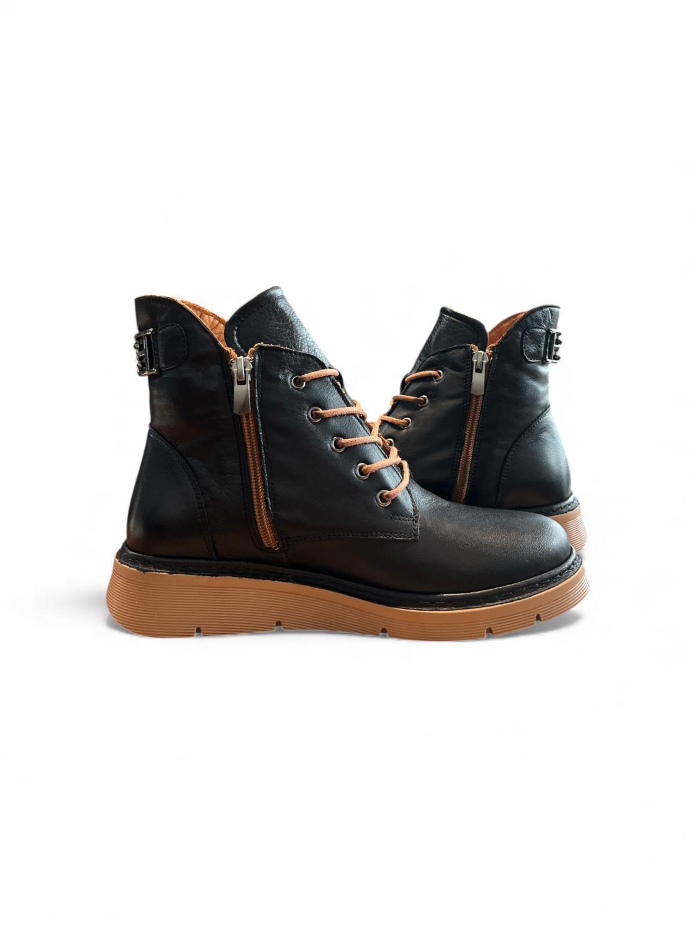 Begoria Boots in Black