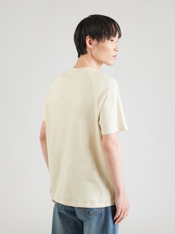 Lyle & Scott Paita värissä beige: takapuoli