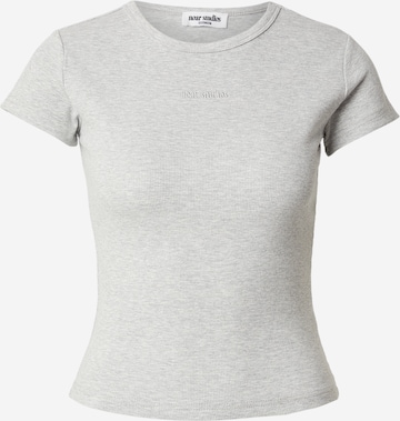 Maglietta di noar studios in grigio: frontale