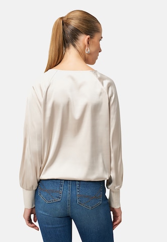 zero Blouse in Beige