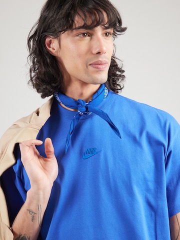 Nike Sportswear - Camiseta 'Premium Essentials' en azul