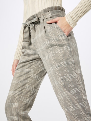 BLUE SEVEN Regular Pleat-Front Pants in Beige