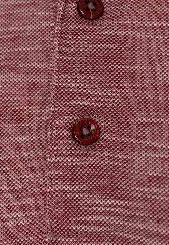 Tricou de la Felix Hardy pe roșu