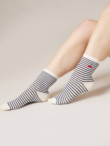 Deeluxe Socken 'Cherry' in Weiß