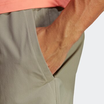 ADIDAS PERFORMANCE Regular Sportshorts in Grau