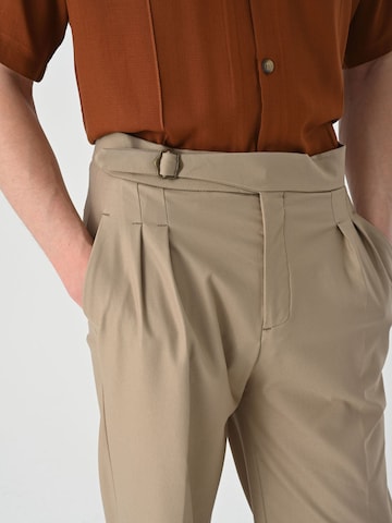 Loosefit Pantaloni con pieghe di Antioch in beige