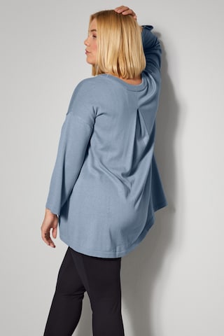 Sara Lindholm Sweater in Blue