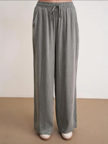 Wide leg Pantaloni di MixRay in verde: frontale