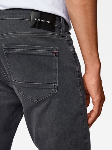 Mavi Slimfit Jeans 'JAKE' in Grau