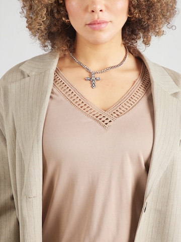Vero Moda Curve T-Shirt 'VMCSAVANNAH' in Beige