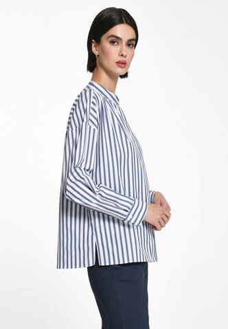 Fadenmeister Berlin Blouse in Blauw: voorkant