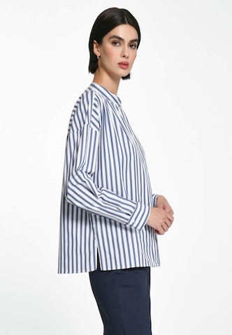 Fadenmeister Berlin Blouse in Blue: front