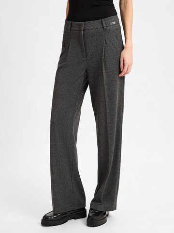 Cambio Loose fit Pleat-front trousers 'Amelie' in Grey: front